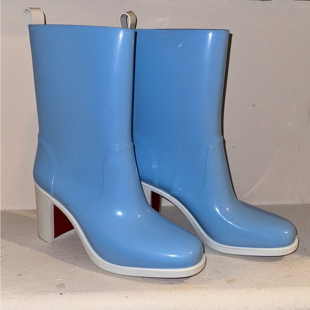 Louboutin rain boot. White and blue. Size 40